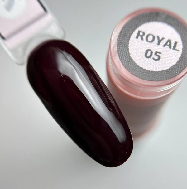 Esmalte semipermanente Royal 05